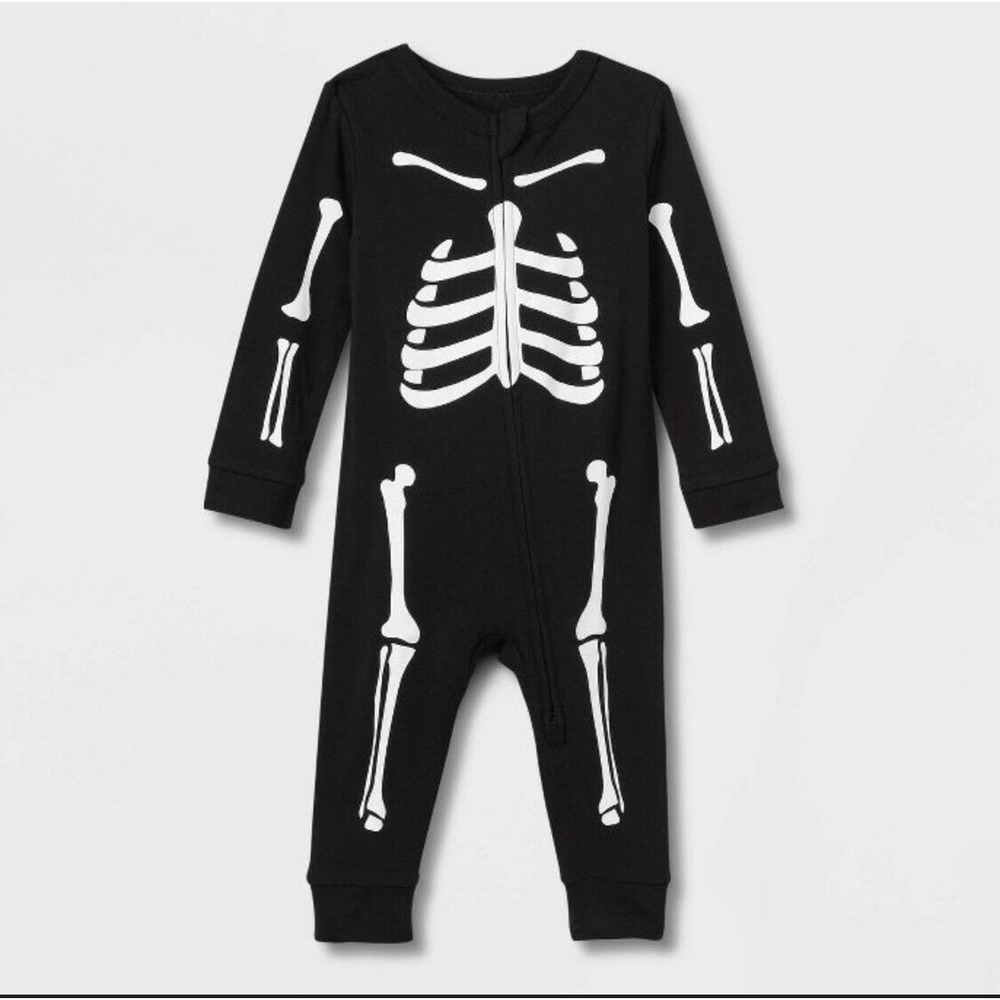 NWT Target Halloween Infant One Piece Skeleton Zip-Up Pajamas (3-6M)